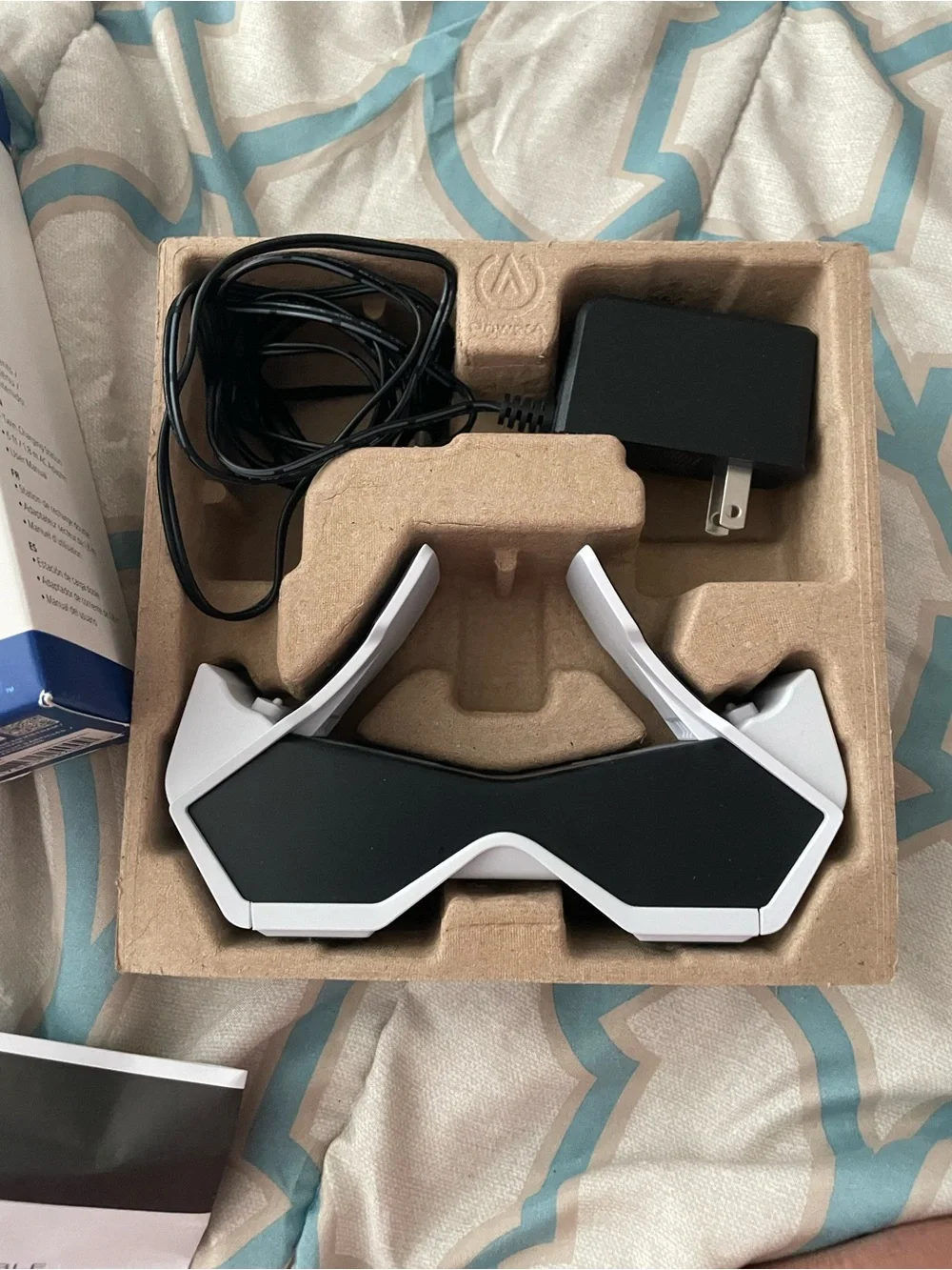 PlayStation / PowerA Twin Charging Station - White & Black